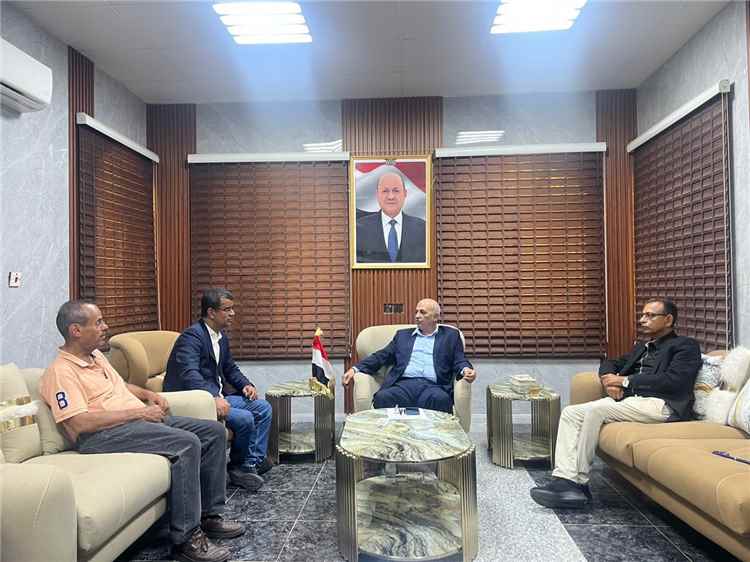 وزير المياه والبيئة يبحث مع منظمة الهجرة الدولية تعزيز التعاون ودعم مشاريع المياه.