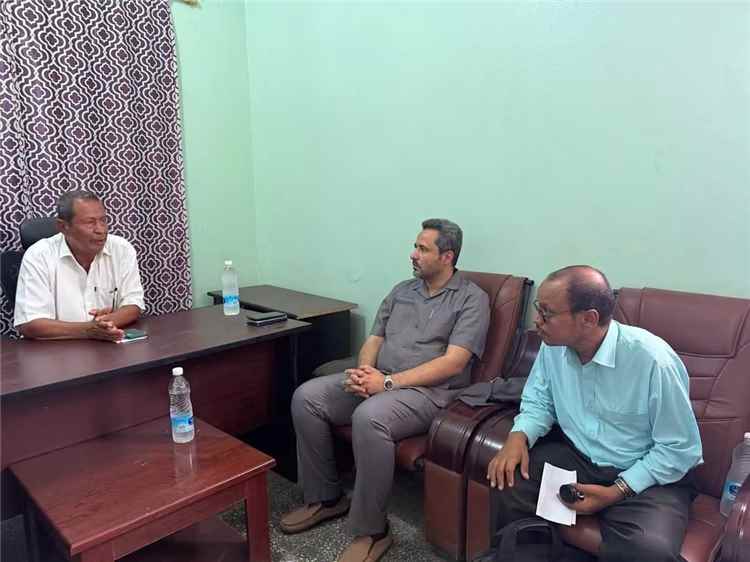 محافظ لحج يحضر مراسم الاستلام والتسليم بين المديرين الخلف والسلف لمديرية طور الباحة