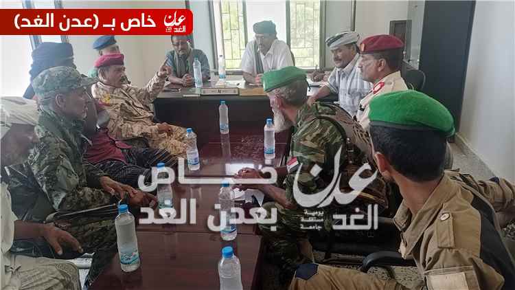 مدير عام أحور يترأس اجتماعاً للقيادات الأمنية والعسكرية لمناقشة الأوضاع الأمنية والتنموية بالمديرية