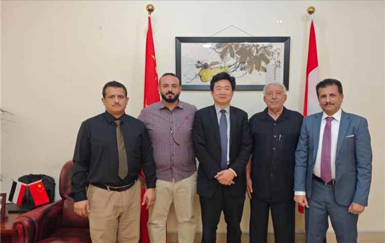 قيادات أحزاب ومكونات اللقاء التشاوري شبوة تلتقي السفير الصيني لدى بلادنا وتبحث مستجدات الأوضاع