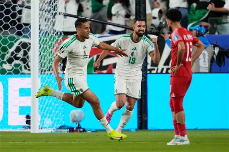المنتخب الجزائري يفوز على نظيره الأردني بهدفين مقابل هدف في مونديال 2026