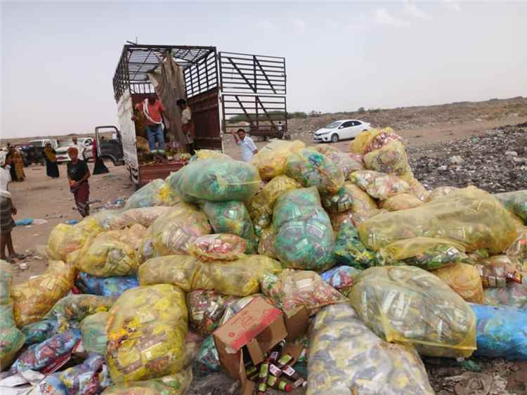 صحة البيئة في المنصورة يتلف 4 اطنان من المواد الغذائية منتهية الصلاحية