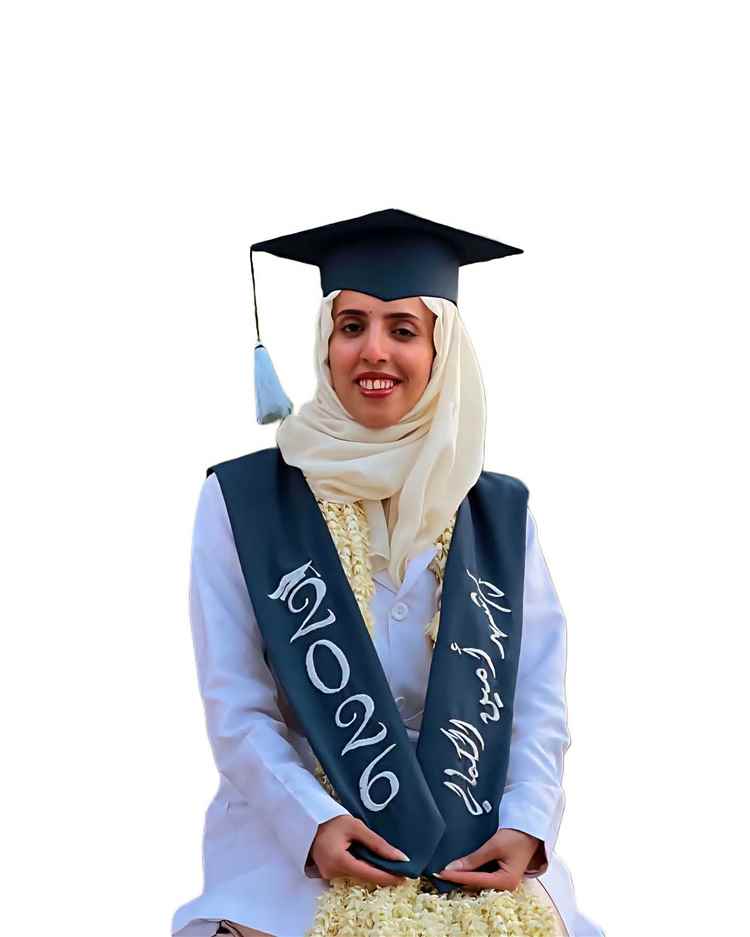 الكمالي يهنئ الدكتورة شهد الكمالي بتخرجها في كلية الطب بجامعة صنعاء