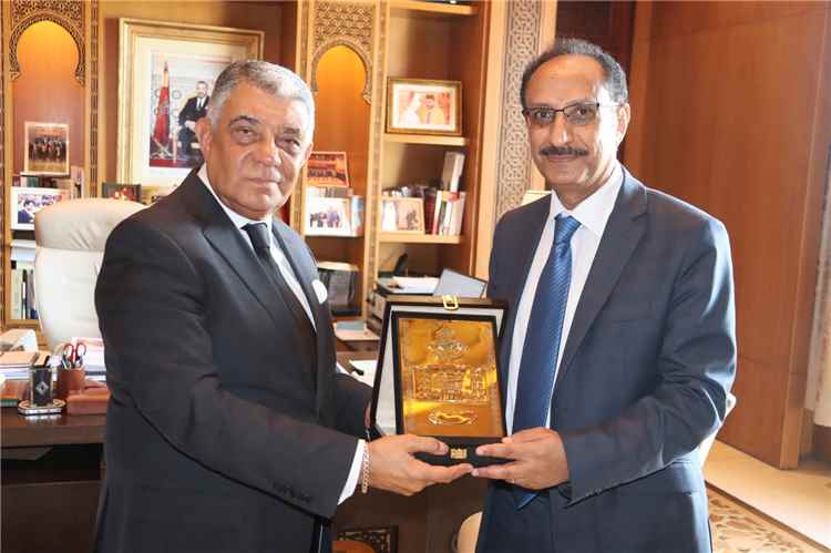 السفير عزالدين الأصبحي يلتقي رئيس المحكمة الدستورية المغربية