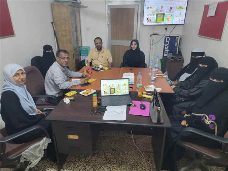 اجتماع لجنة مراجعة دليل المدرب للتواصل من أجل التغيير الاجتماعي والسلوكي بعدن
