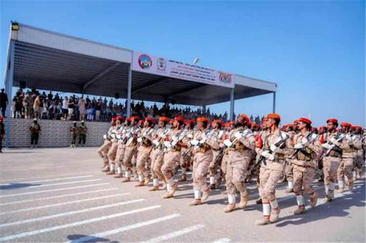 ضباط وصف ضباط المنطقة العسكرية الثانية يناشدون القيادة بسرعة صرف مرتباتهم المتأخرة