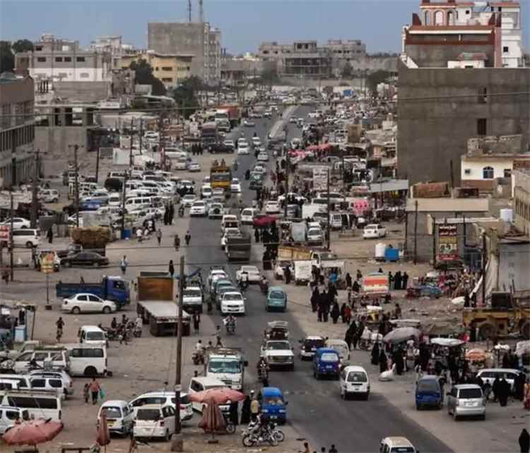 سكان مدينة صبر بلحج يشكون فوضى إطلاق النار في الأعراس