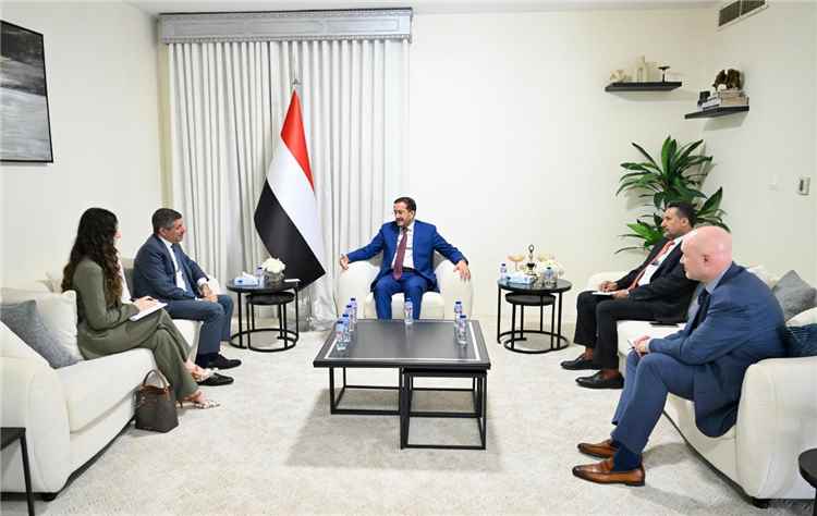 عضو مجلس القيادة الرئاسي عثمان مجلي يلتقي السفير الأمريكي بمناسبة انتهاء فترة عمله