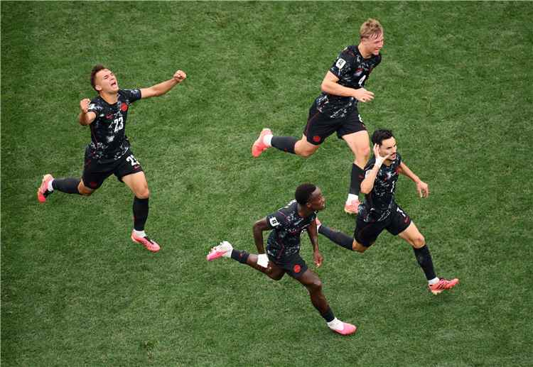 بهدف قاتل.. كندا تخطف أول بطاقة تأهل لثمن نهائي كأس العالم 2026م بفوز صعب على جنوب أفريقيا