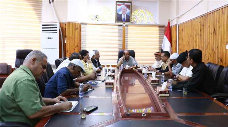 قيادات من مؤتمر حضرموت الجامع تبحث مع وكيل الوادي والصحراء تعزيز الشراكة وتحسين الخدمات