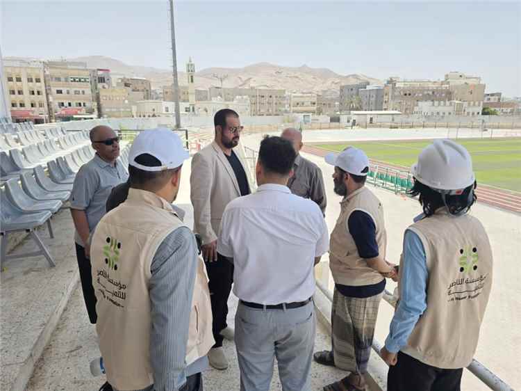 لتطوير بنيته التحتية وإنارته.. وكيل حضرموت لشؤون التنمية يتفقد ملعب الفقيد "بارادم" بالمكلا
