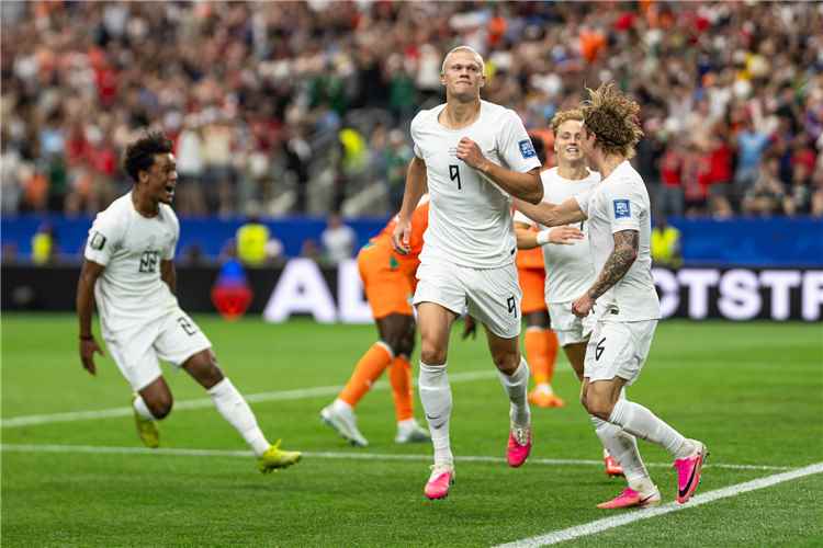 لدغة هالاند تقود النرويج للتأهل إلى ثمن نهائي كأس العالم 2026م على حساب ساحل العاج