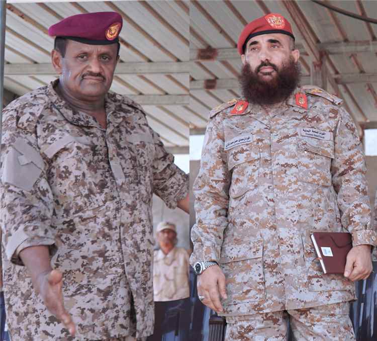 قائد المنطقة الرابعة اللواء حمدي شكري يعزي العميد الركن محمود صايل بوفاة شقيقته