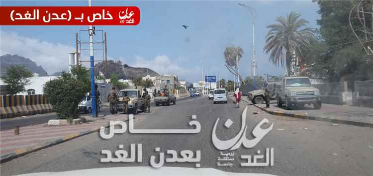 مسلحون يحاصرون مبنى البحث الجنائي بخور مكسر للضغط للإفراج عن متهمين.. والأجهزة الأمنية ترفض الاستجابة