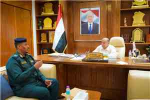 الخنبشي يشيد بجهود مكافحة المخدرات بساحل حضرموت ويؤكد دعم تعزيز قدرات الإدارة