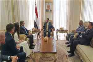 وزير الداخلية يستقبل السفير الأمريكي بمناسبة انتهاء فترة عمله