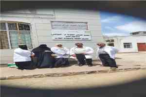 متابعة تنفيذ البرامج الصحية في مجمعي التواهي والقلوعة بعدن