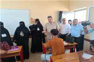 محافظ لحج يطلق اختبارات الثانوية العامة ويؤكد توفير الأجواء المناسبة للطلاب
