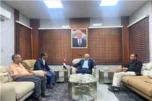 وزير المياه والبيئة يبحث مع منظمة الهجرة الدولية تعزيز التعاون ودعم مشاريع المياه.