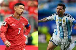 رونالدو يربك البرتغال... وميسي يفضح الفارق بين نجم تخدمه المنظومة وآخر يثقلها!