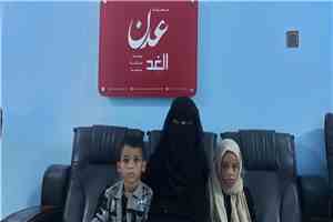 بعد عامين من الاحتجاز.. والدة في عدن تناشد بإحالة ابنها للقضاء أو الإفراج عنه