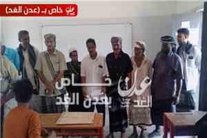 مدير عام مديرية أحور يدشن الامتحانات الوزارية للثانوية العامة في مجمع الزهراء