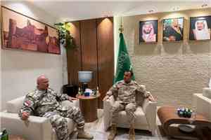 رئيس مصلحة خفر السواحل اليمني يلتقي معالي قائد القوات المشتركة لبحث تعزيز الأمن البحري ودعم قدرات خفر السواحل