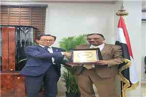 السفير الياباني وفريق "الجايكا" يزوران مصلحة الجمارك ويؤكدان دعم بناء القدرات والبنية التحتية الجمركية