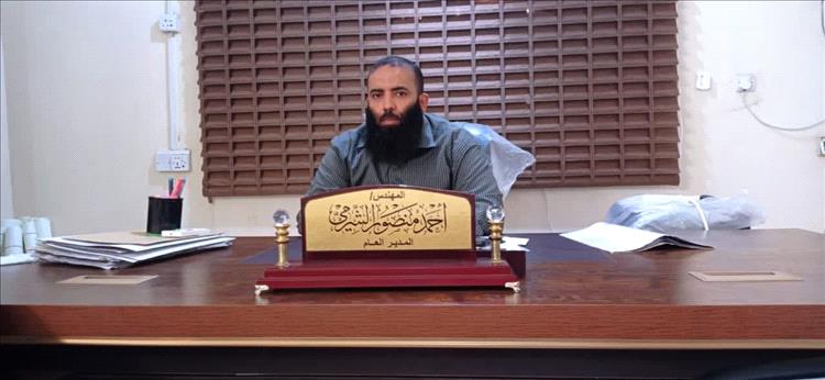 صحفي: الشرمي يقف وحيدًا لحماية أراضي الدولة وحقوق المواطنين في أبين