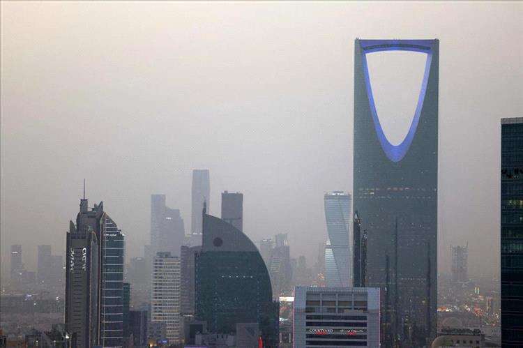 تصاعد التوترات يدفع الأثرياء للهروب.. الرياض تتحول إلى نقطة العبور الأخيرة للخروج من الخليج