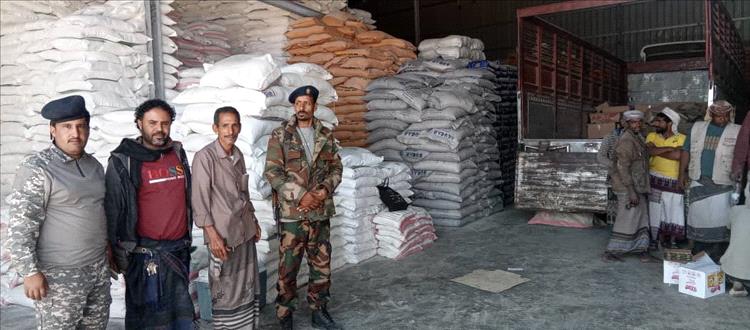 يافع.. مكتب الصناعة والتجارة بلبعوس يواصل حملاته الرقابية الرمضانية على إسعار المواد التمونية للمديرية