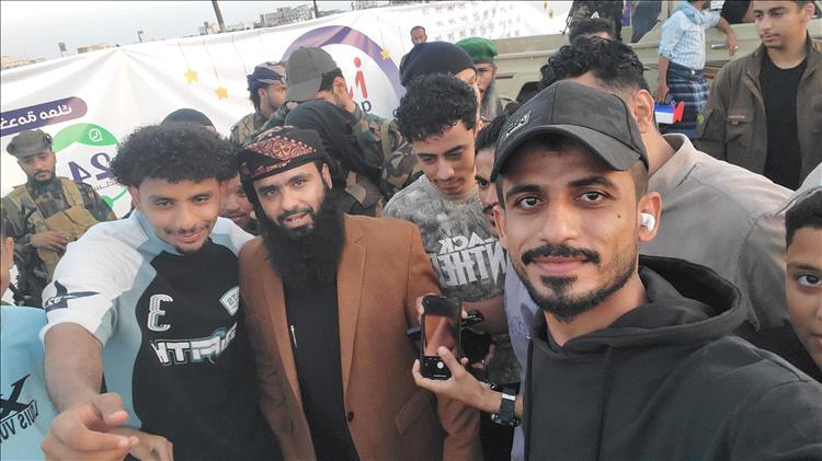 مياس الجعدني.. حضور أمني بروح شبابية ومحبة متبادلة في إفطار عدني مميز