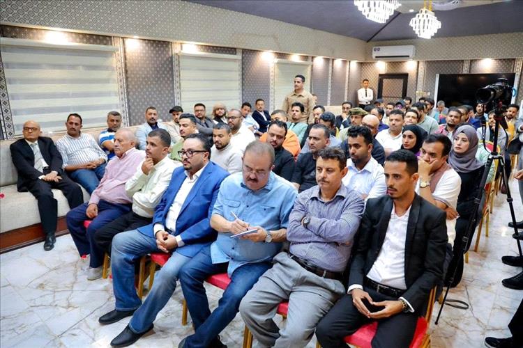 الصحفي جمال حيدرة: لقاء رئيس الوزراء مع الإعلاميين اتسم بالشفافية ووضع مهلة 90 يوماً لاختبار أداء الحكومة