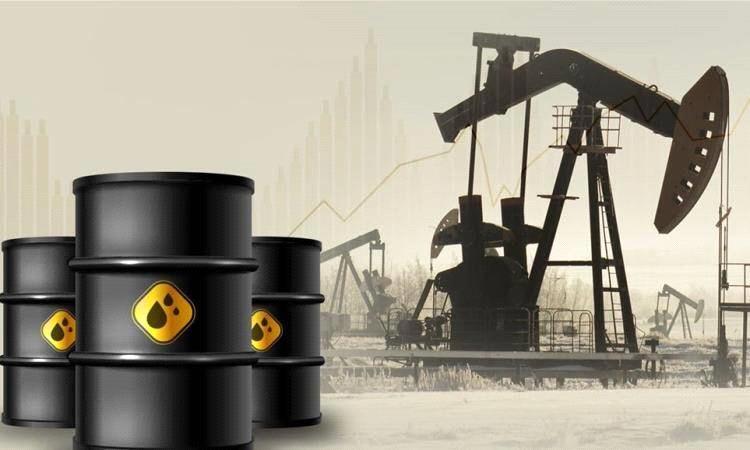 قفزة مفاجئة في أسعار النفط.. البرميل يتجاوز حاجز 80 دولارًا وسط توتر الأسواق