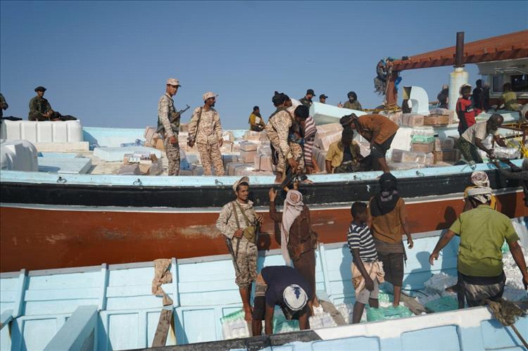 الحملة الأمنية في الصبيحة.. من "بندر عباس" إلى سواحل "لحج" ضربة أمنية قاصمة لشبكات التهريب الإيرانية في الصبيحة