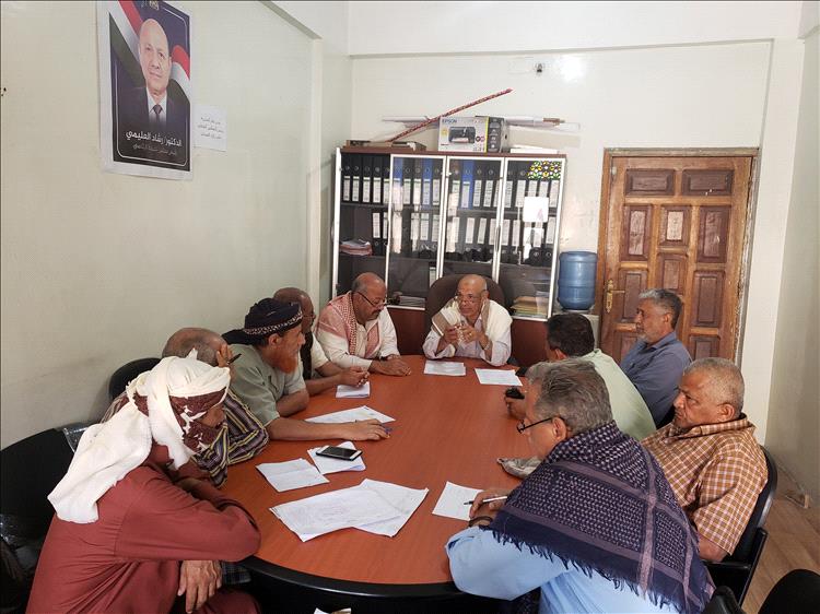 تنفيذي حيفان" يناقش عدد من التقارير الإدارية والتحضير لتنظيم أمسية رمضانية