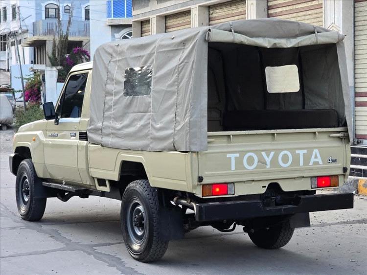 مصادر محلية: زيادة مهولة في عرض سيارات “الشاص” للبيع في صنعاء