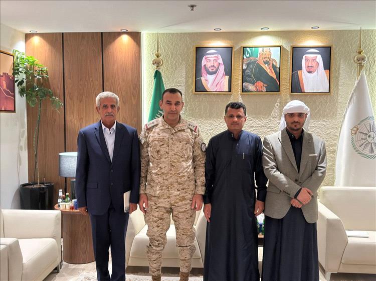 رئيس العمليات المشتركة بالتحالف العربي يلتقي قيادات جنوبية بارزة