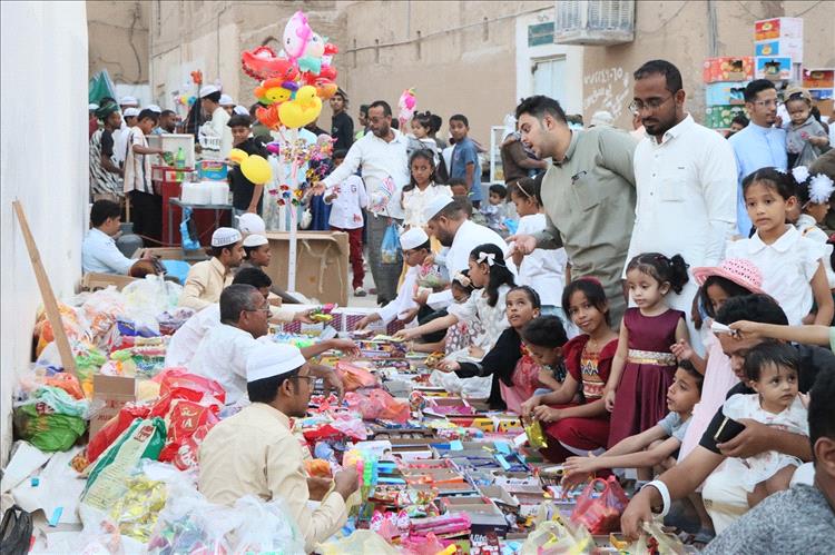 جلسات ذكر ووعظ ودعاء وأناشيد دينية في ختم رباط العلم الشريف ومسجد الرياض بسيئون ليلة 19 رمضان
