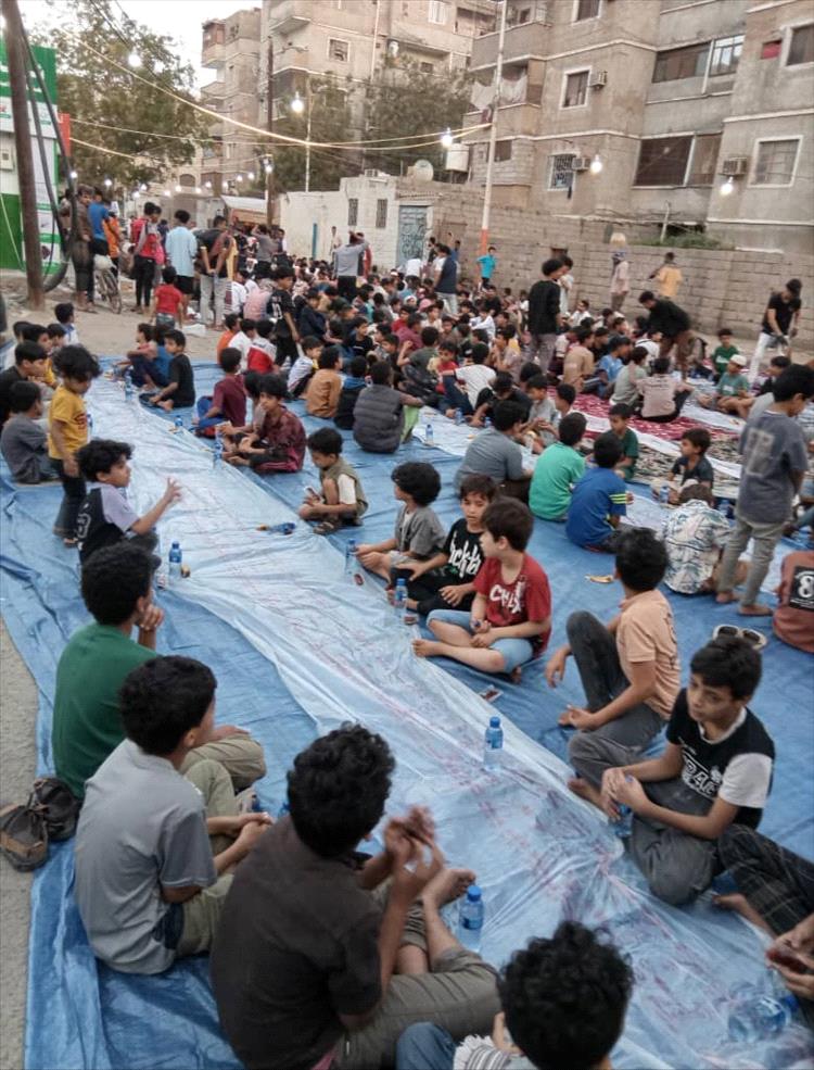 فطور جماعي لأبناء حي عمائر الجيش بالمنصورة