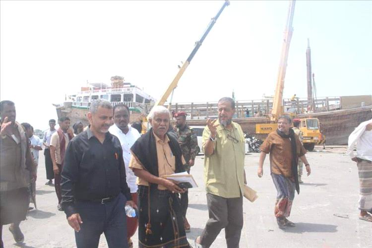 بعد شهرين من التوقف.. قلق يتصاعد في الشحر ومصير آلاف العمال على المحك