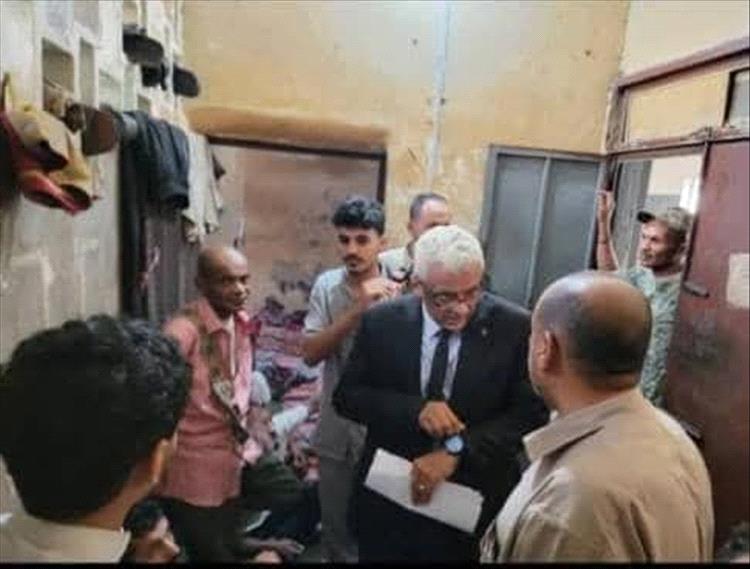النيابة العامة تنفذ نزولًا ميدانيًا لتفتيش أماكن الاحتجاز في المعلا بعدن