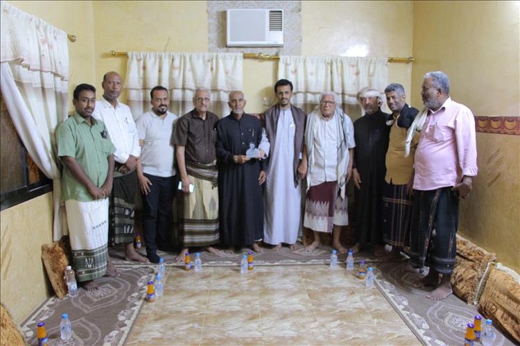 الوكيل الجيلاني يدشن برنامج الزيارات الميدانية لتكريم الرياضيين القدامى بمدينة المكلا