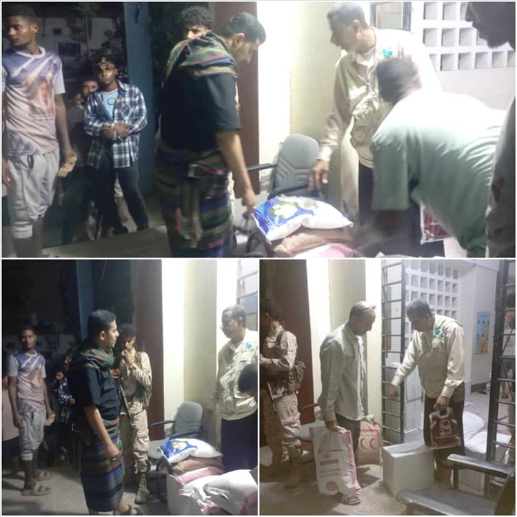 السقاف يدشّن توزيع السلال الغذائية لذوي الاحتياجات ومراكز الأسر المنتجة والرعاية الاجتماعية بعدن