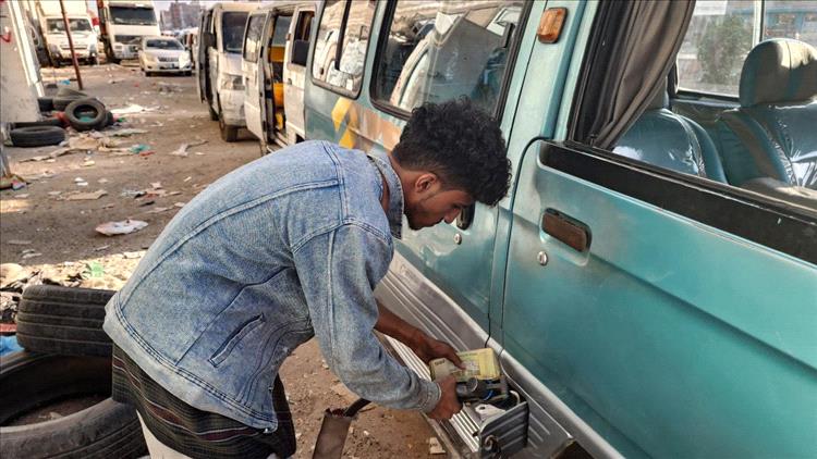 مخاوف من أزمة وقود في اليمن بسبب الحرب