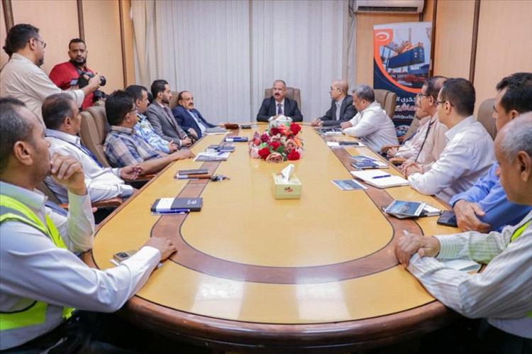وزير النقل يناقش سير نشاط محطة الحاويات – كالتكس