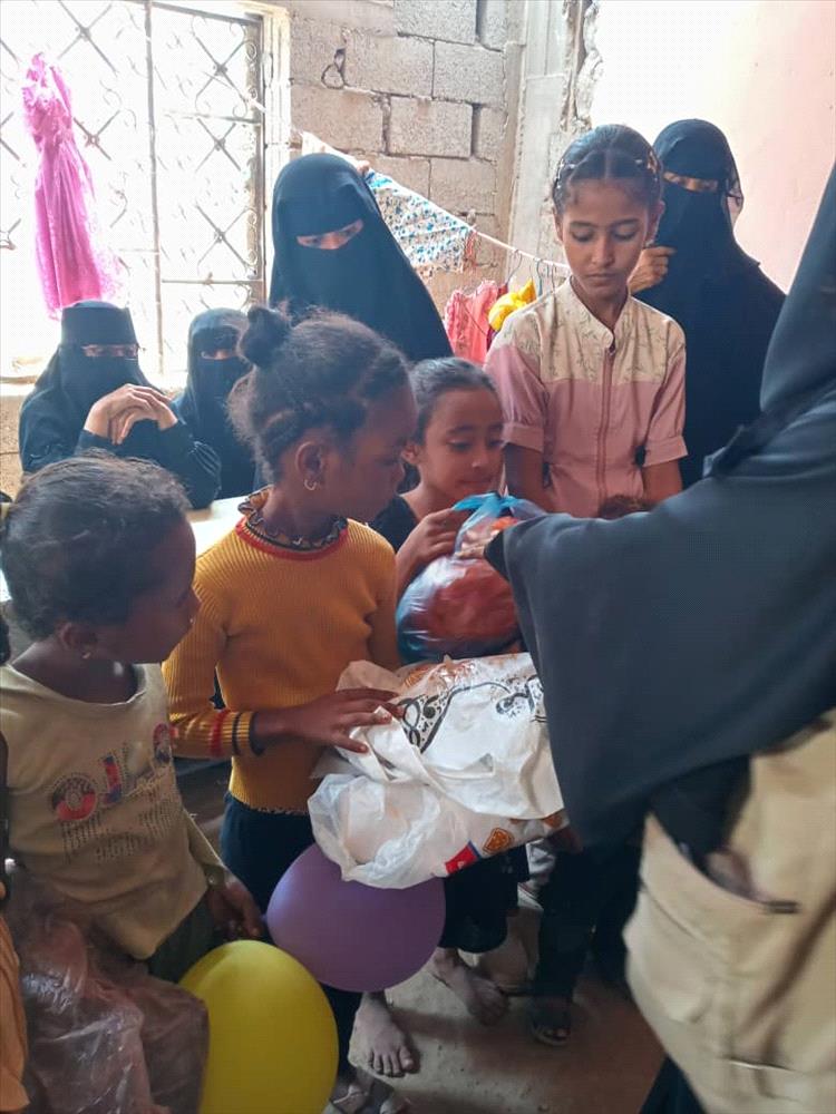 جمعية الاستقلال في خنفر توزع ملابس على الأسر الأكثر احتياجًا بدعم من اتحاد الجمعيات والمؤسسات