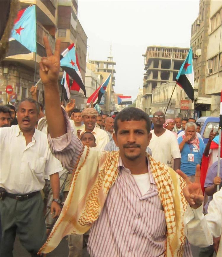 اللواء بن بريك يعزي في وفاة المناضل أنور اسماعيل