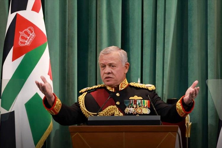 العاهل الأردني يؤكد أهمية الجاهزية لأي طارئ وضمان توفر السلع الأساسية