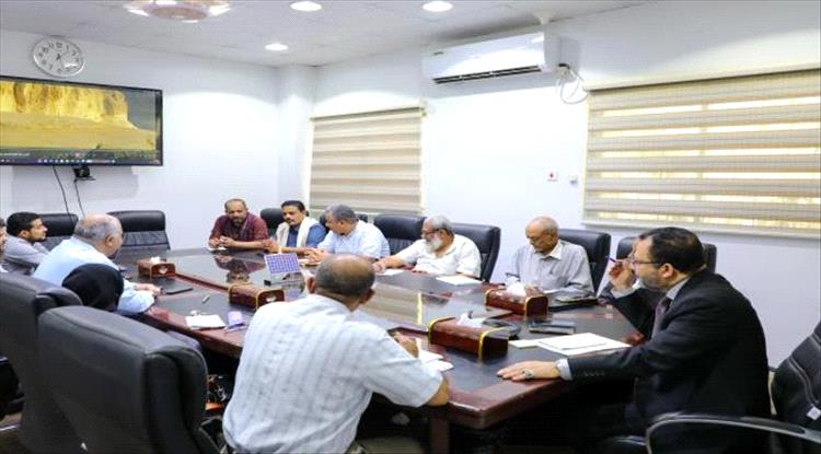 بحث إنشاء محطة طاقة شمسية بقدرة 50 ميجاوات في حضرموت